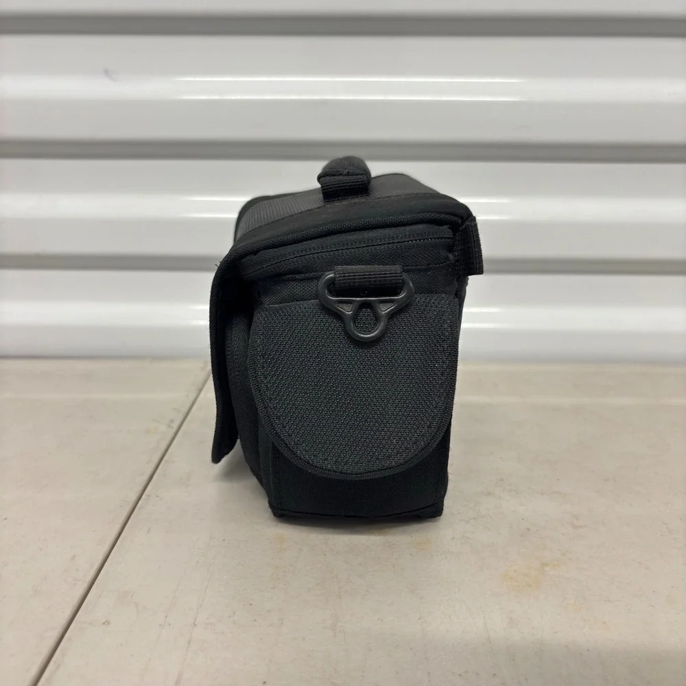 Lowepro Edit 110 Camera Bag Black Compact Camcorder Mirrorless Shoulder Case